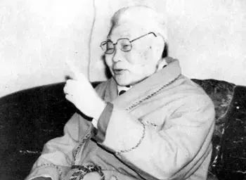 DƬ
